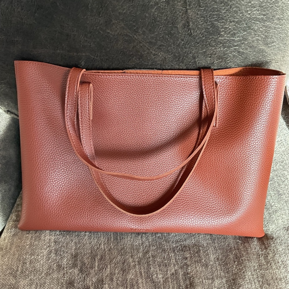 ~VINCE CAMUTO TOTE ~
